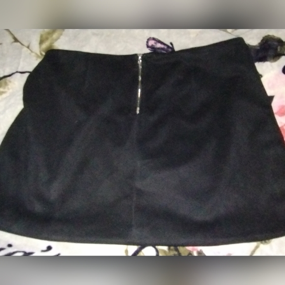 Forever 21 black mini skirt with studs and sparkle ✨ - Picture 5 of 6